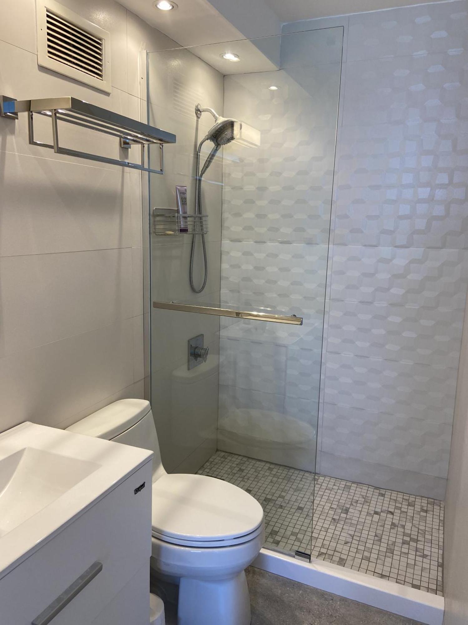 Kasa Blue Ocean - 2 Bed 2 Bath For 4 Ocean View Balcony Beachfront Condo Pool San Juan Eksteriør billede