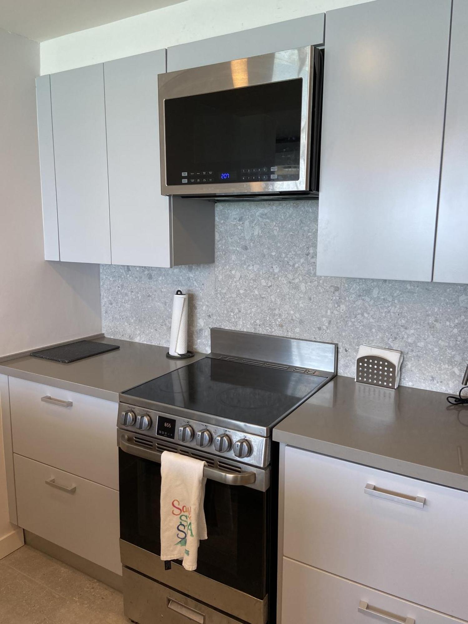 Kasa Blue Ocean - 2 Bed 2 Bath For 4 Ocean View Balcony Beachfront Condo Pool San Juan Eksteriør billede