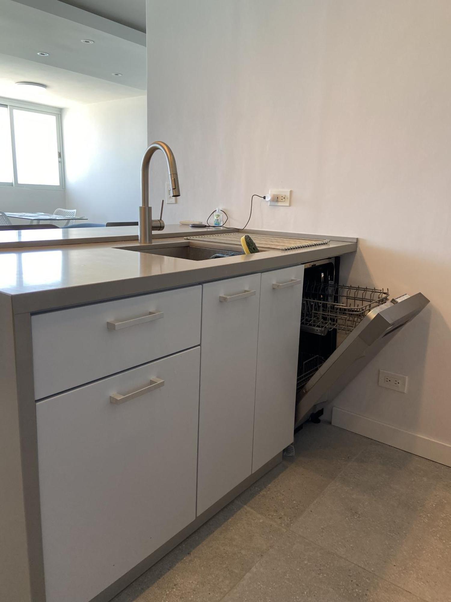 Kasa Blue Ocean - 2 Bed 2 Bath For 4 Ocean View Balcony Beachfront Condo Pool San Juan Eksteriør billede