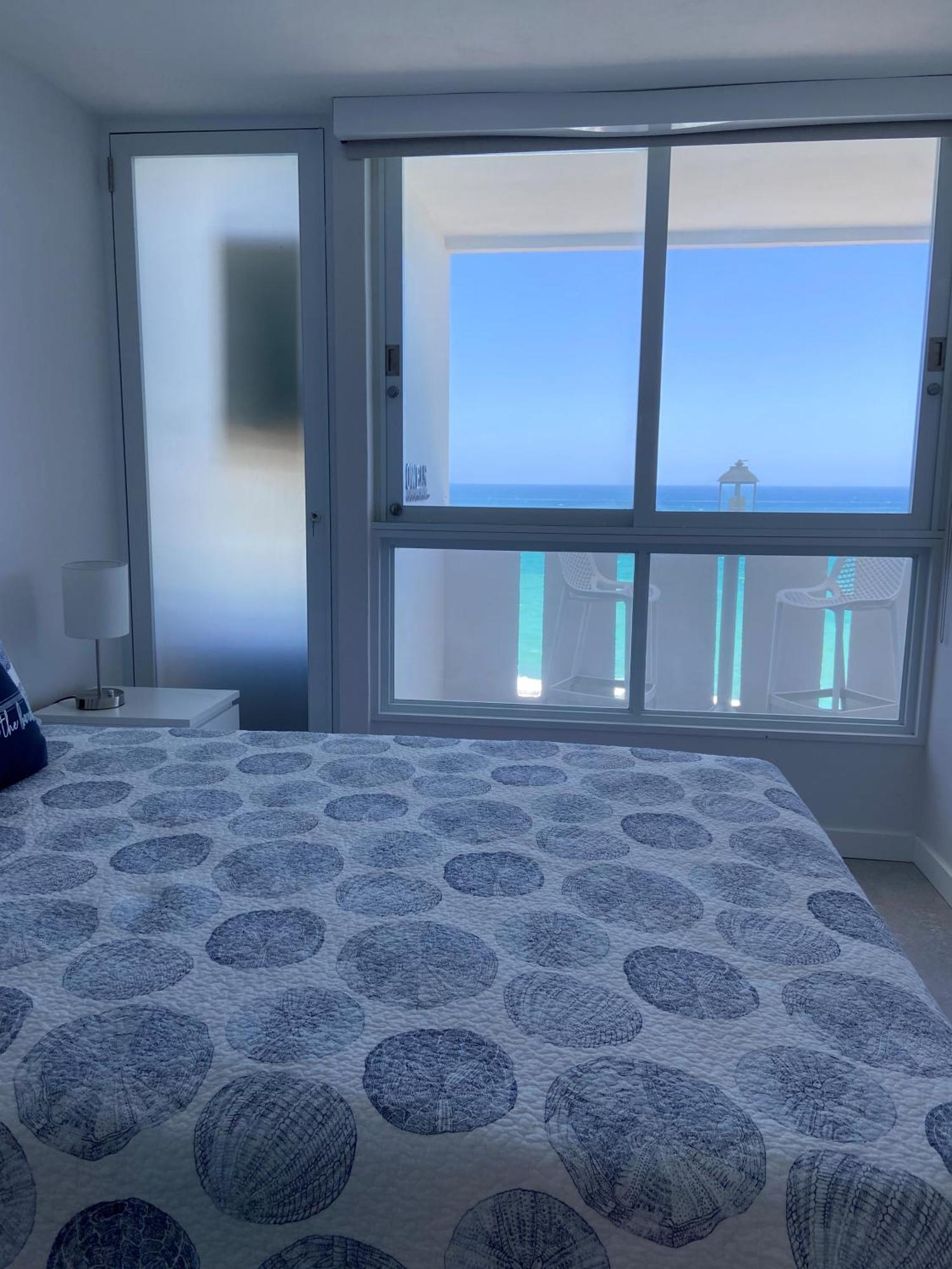 Kasa Blue Ocean - 2 Bed 2 Bath For 4 Ocean View Balcony Beachfront Condo Pool San Juan Eksteriør billede