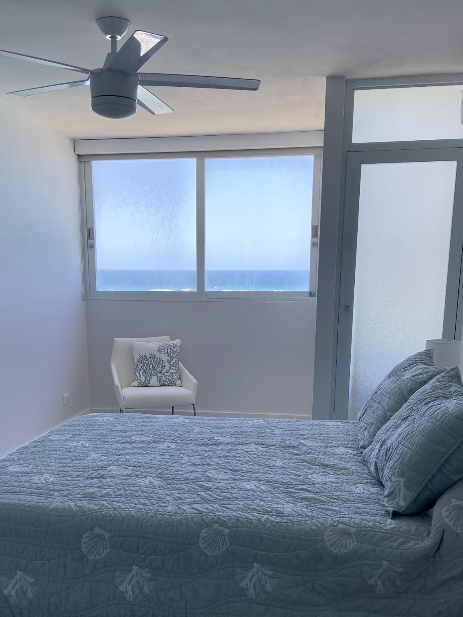 Kasa Blue Ocean - 2 Bed 2 Bath For 4 Ocean View Balcony Beachfront Condo Pool San Juan Eksteriør billede